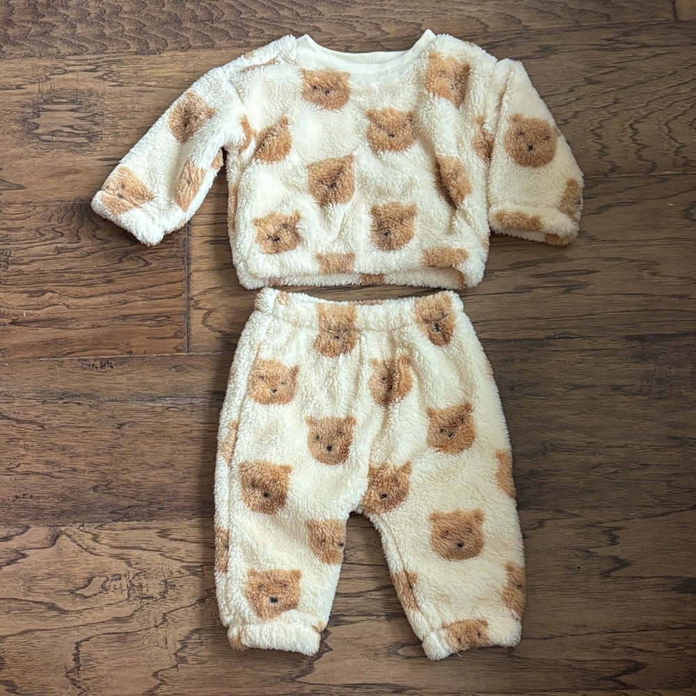 Baby GAP Cozy Cream Bear Print 2-piece Sweats